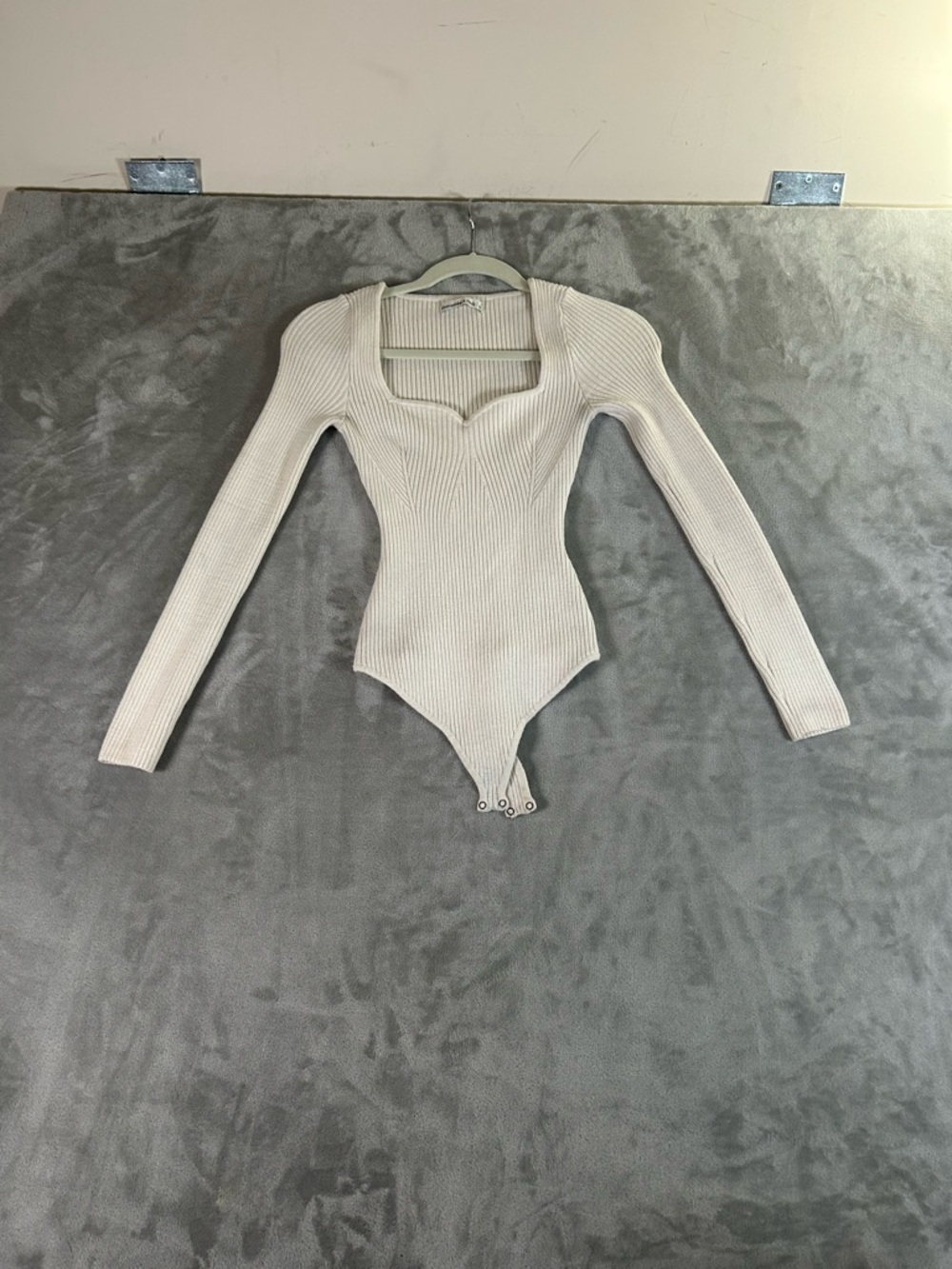 Abercrombie & Fitch Ribbed Long Sleeve Square Neck Bodysuit in Cream